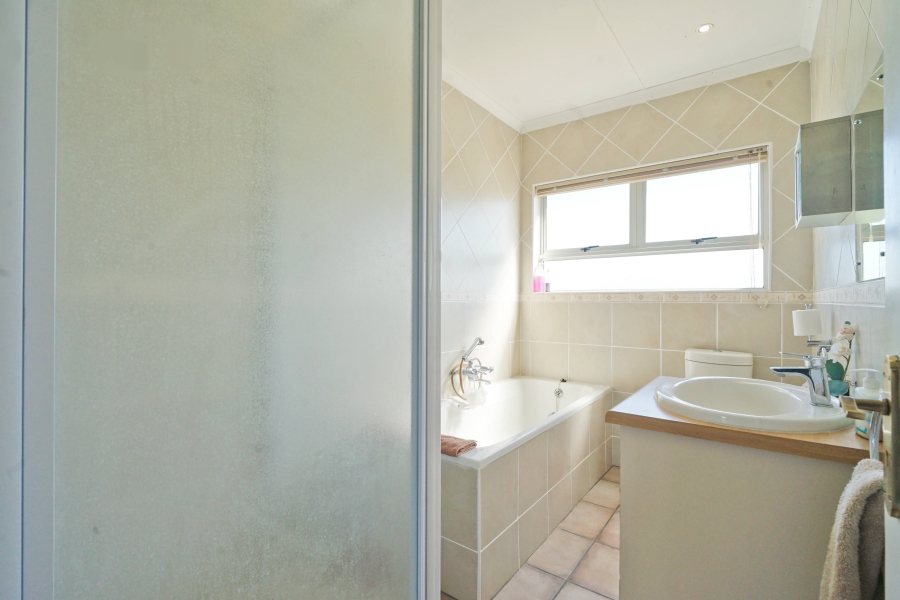 5 Bedroom Property for Sale in Seavale Eastern Cape